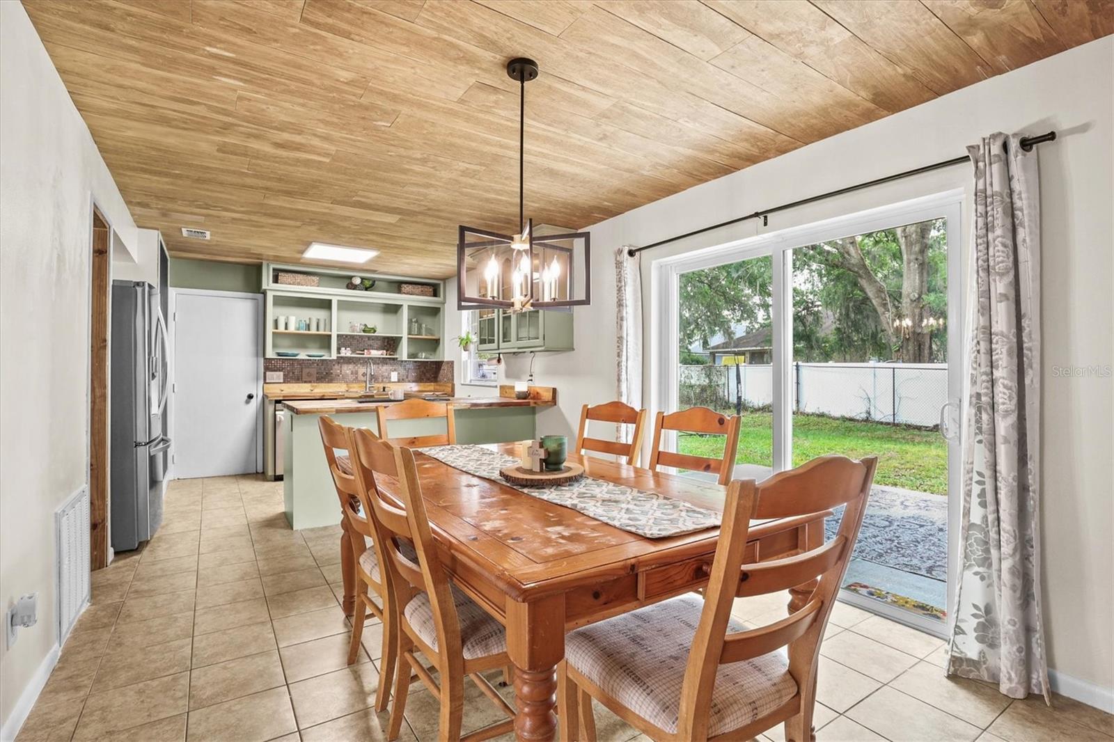 Image 3 of 46 For 1707 Hughes Drive