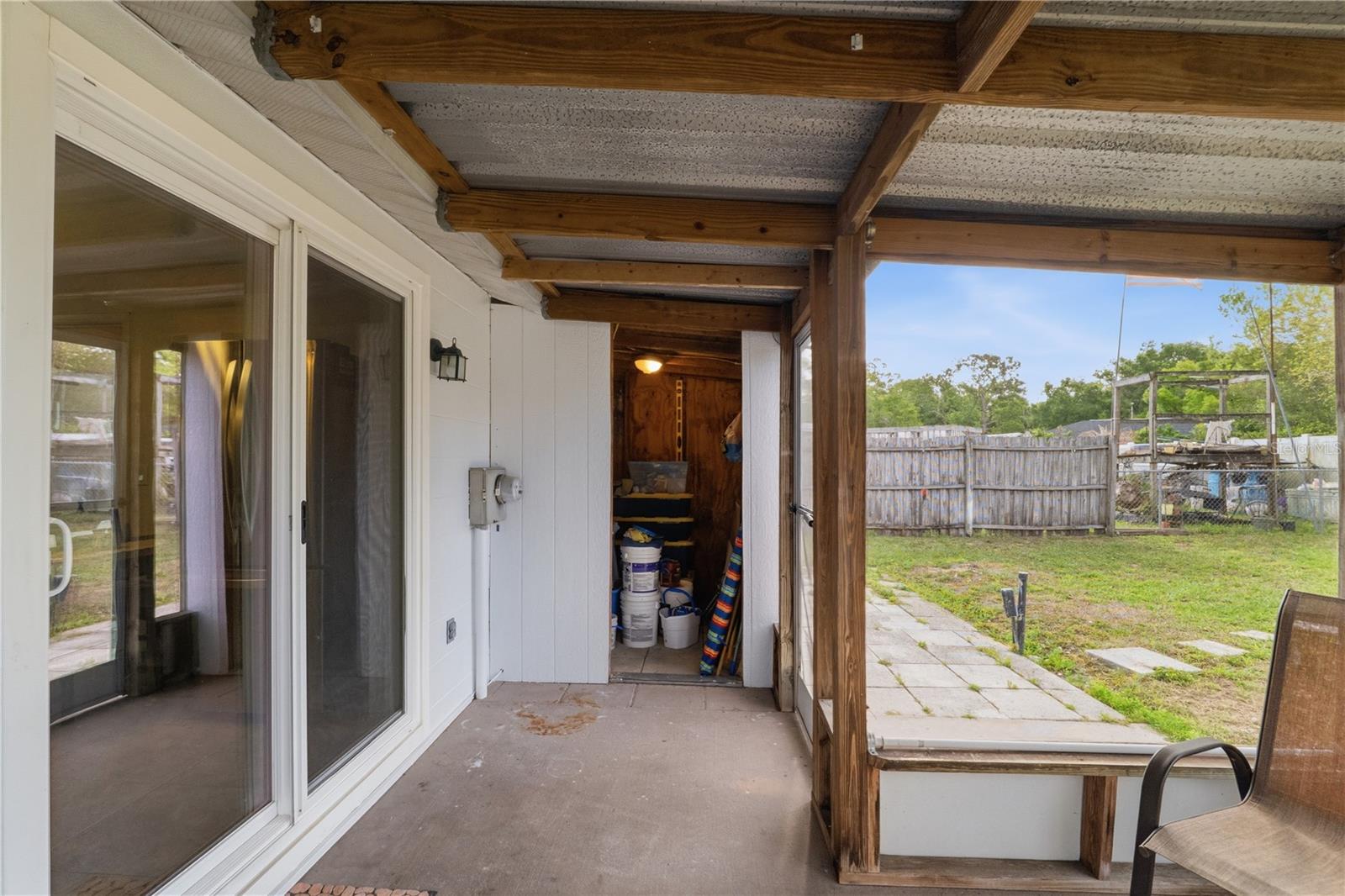 Listing photo id 16 for 39502 9th Avenue