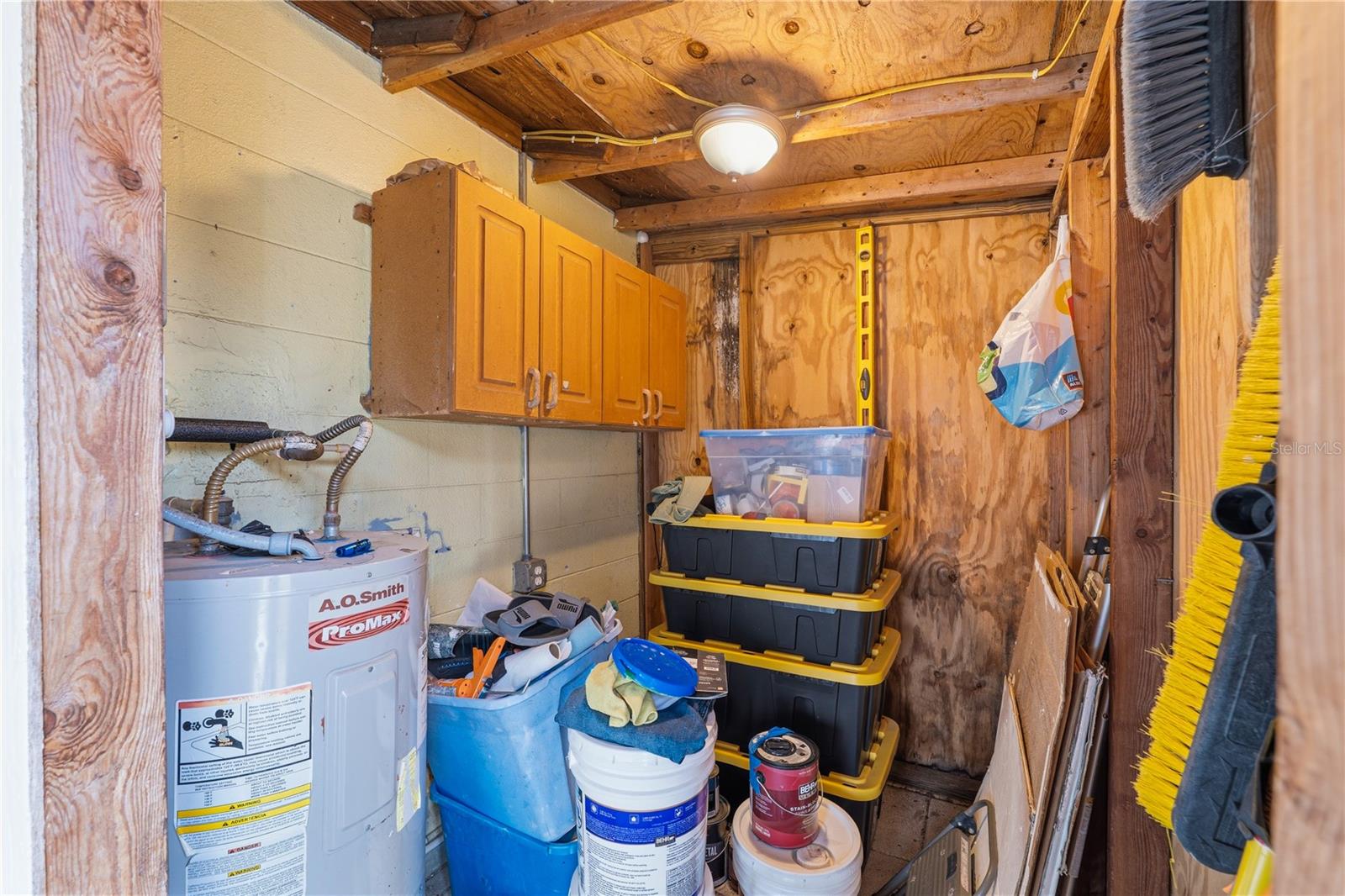 Listing photo id 17 for 39502 9th Avenue