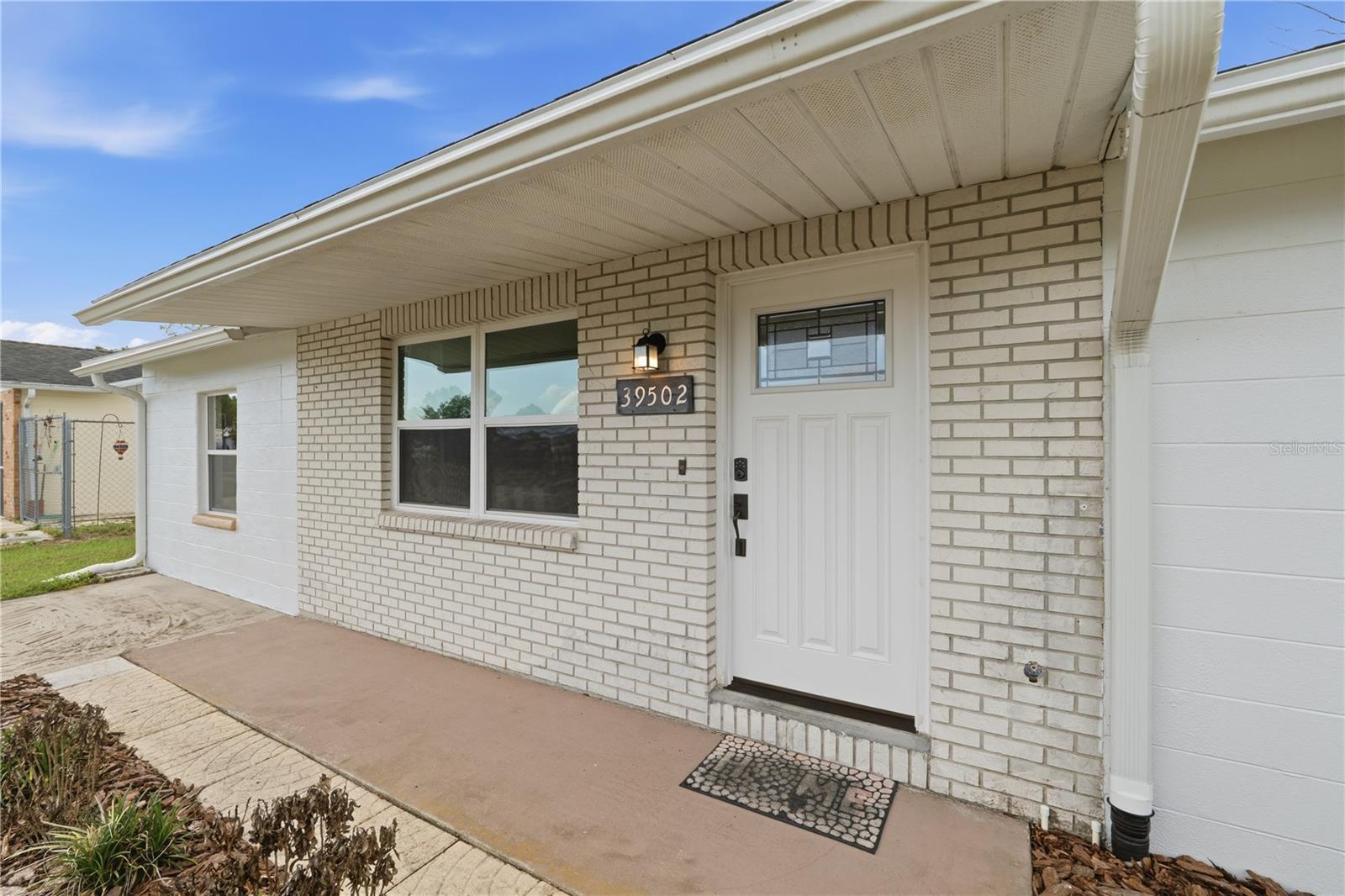 Listing photo id 21 for 39502 9th Avenue