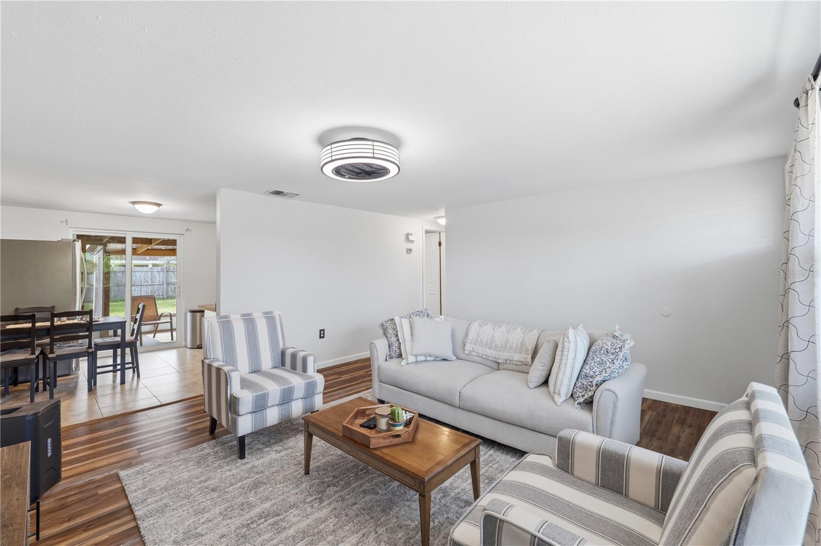 Listing photo id 2 for 39502 9th Avenue