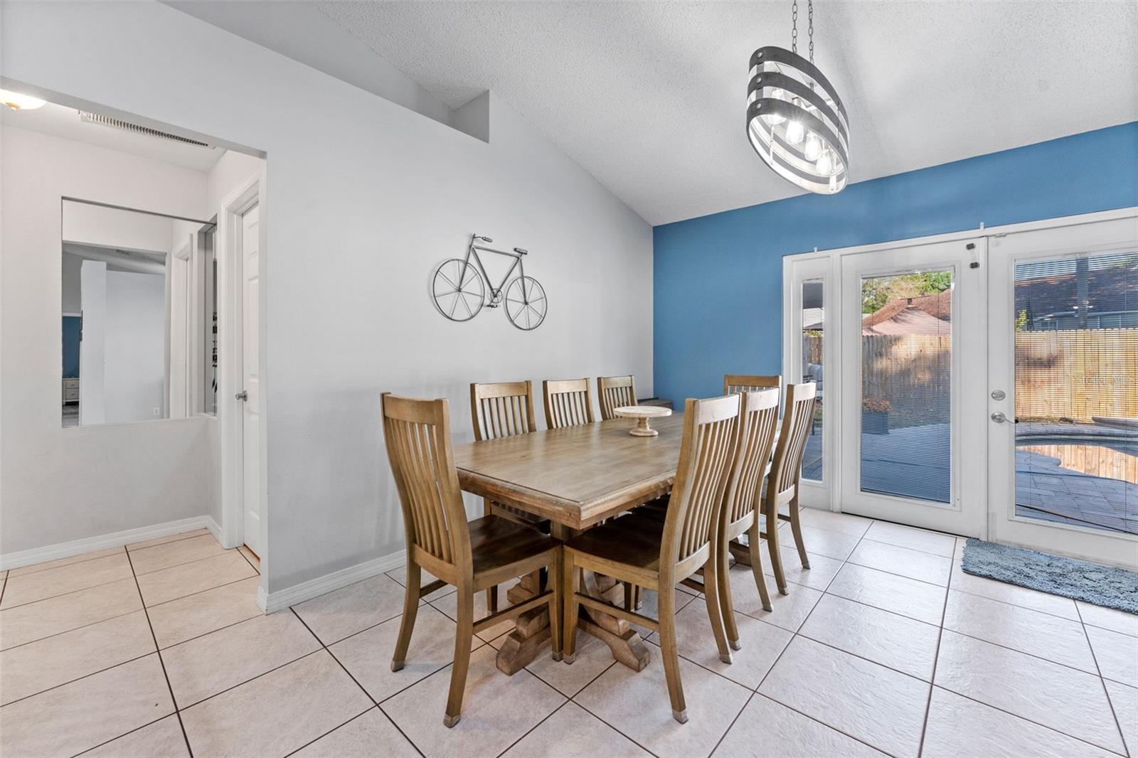 Image 23 of 55 For 956 Edgehill Drive