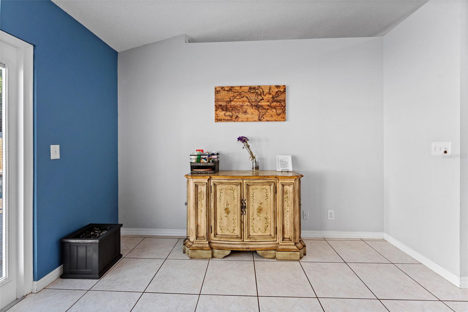 Image 25 of 55 For 956 Edgehill Drive