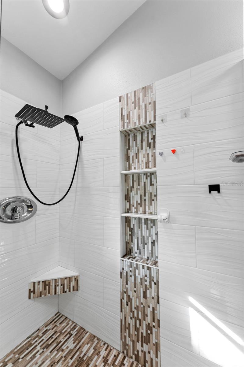 Image 32 of 55 For 956 Edgehill Drive