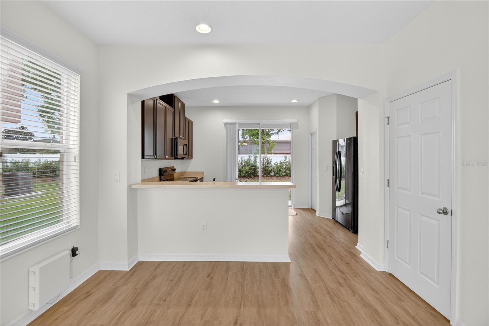 Image 11 of 40 For 8821 Walnut Gable Ct