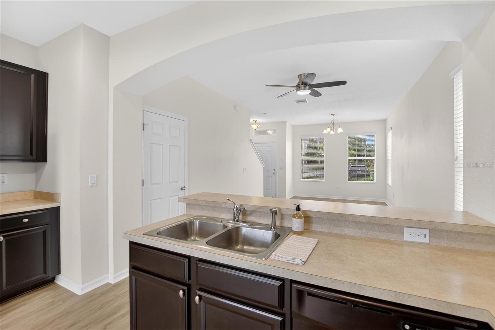 Image 16 of 40 For 8821 Walnut Gable Ct