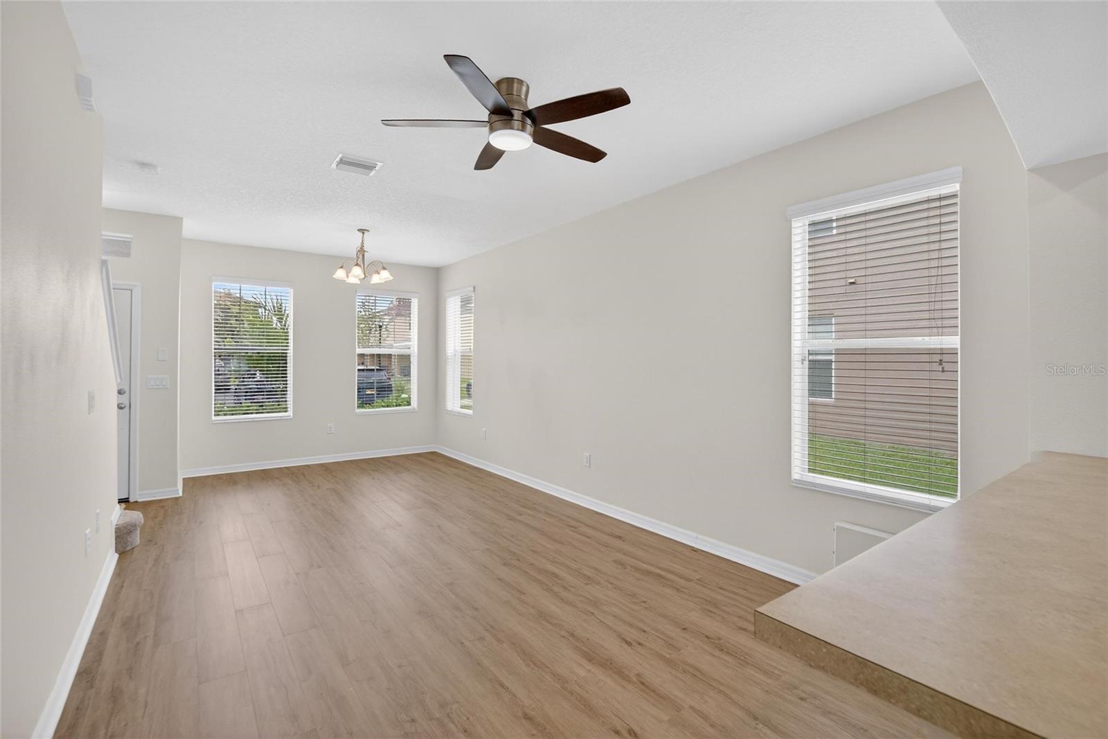 Image 17 of 40 For 8821 Walnut Gable Ct