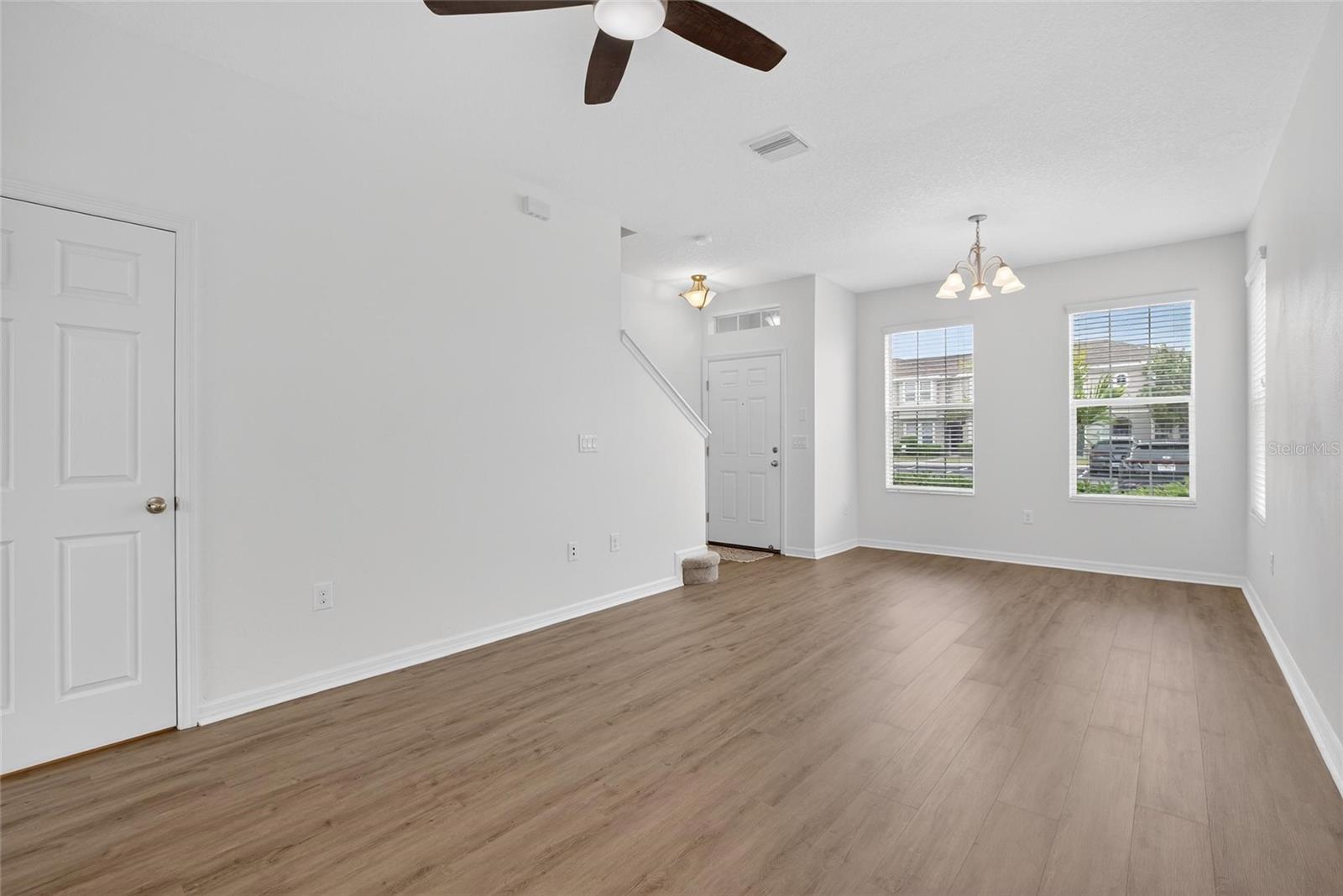 Image 18 of 40 For 8821 Walnut Gable Ct