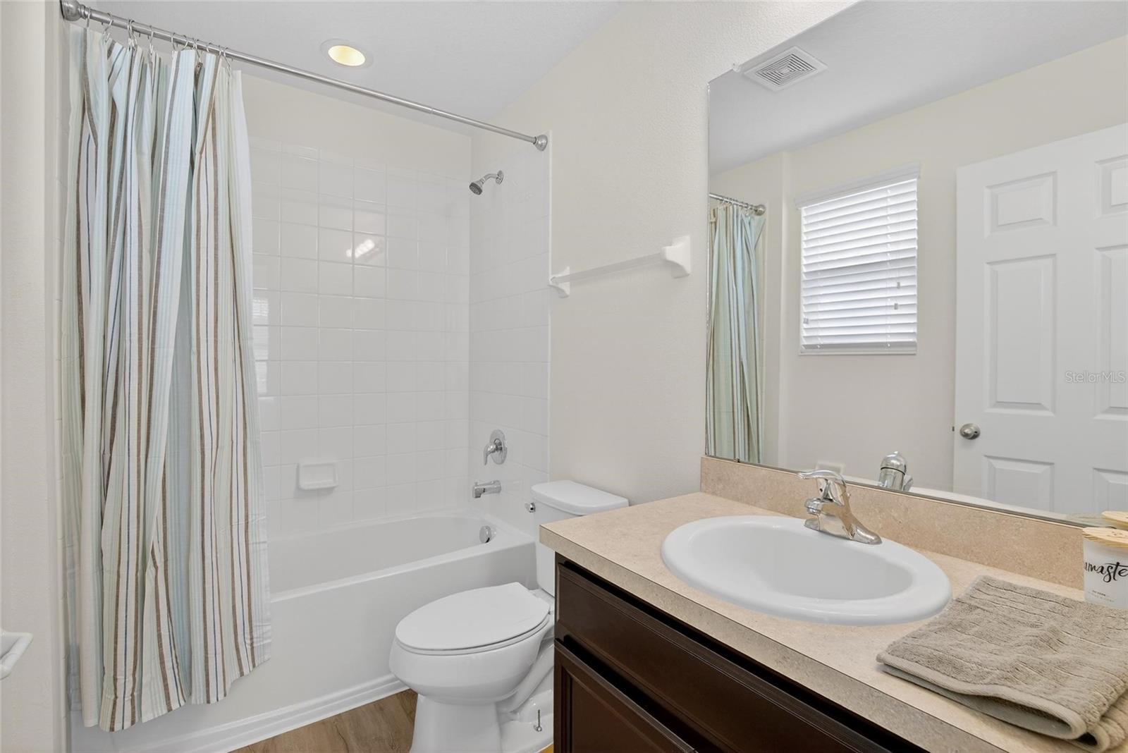 Image 26 of 40 For 8821 Walnut Gable Ct