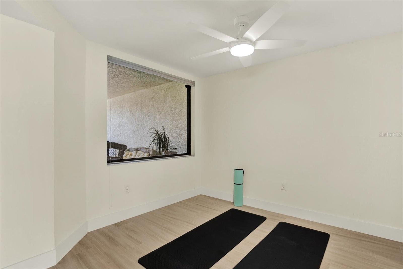 Image 16 of 27 For 670 Island Way 1006