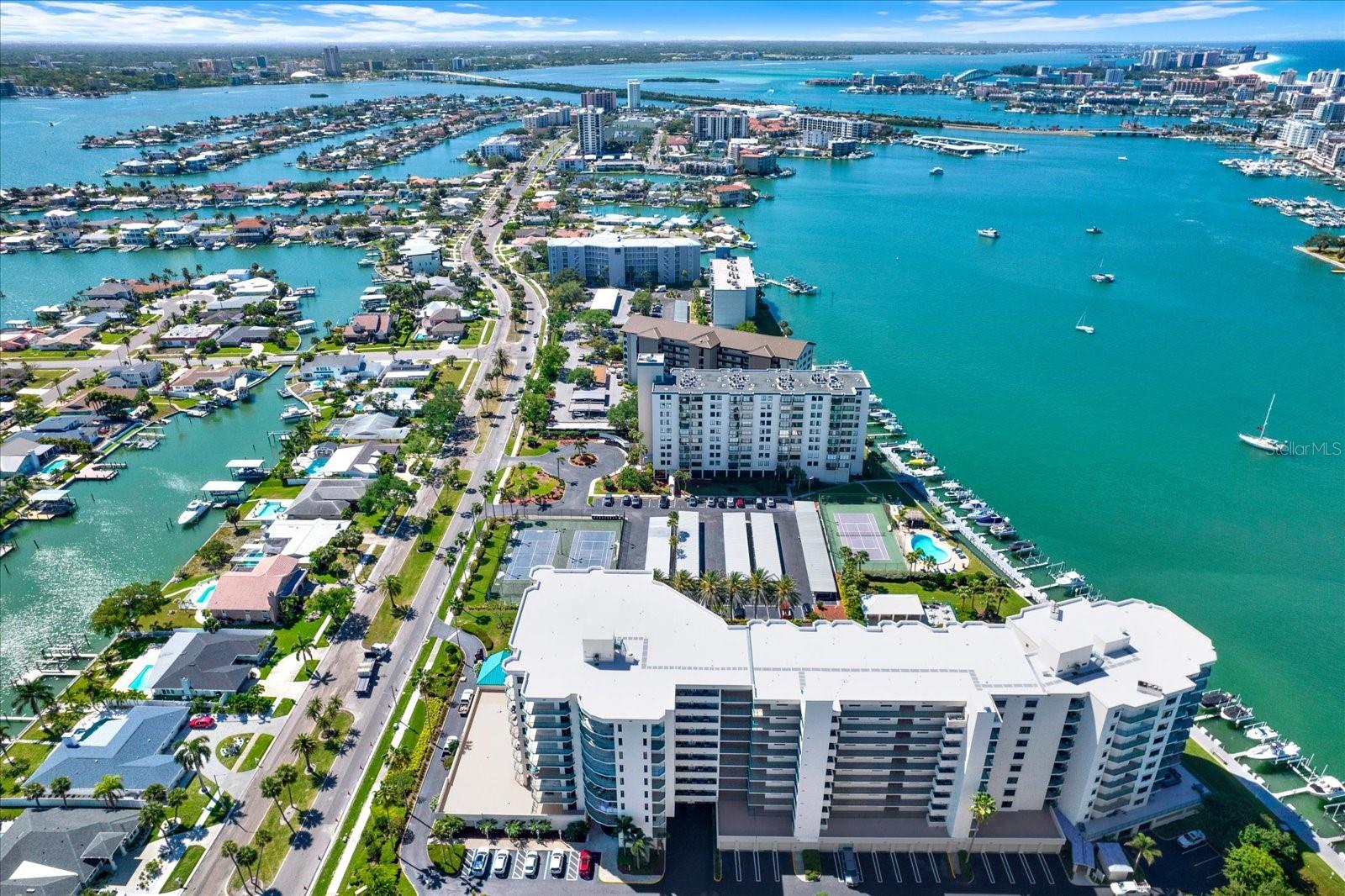 Image 2 of 27 For 670 Island Way 1006