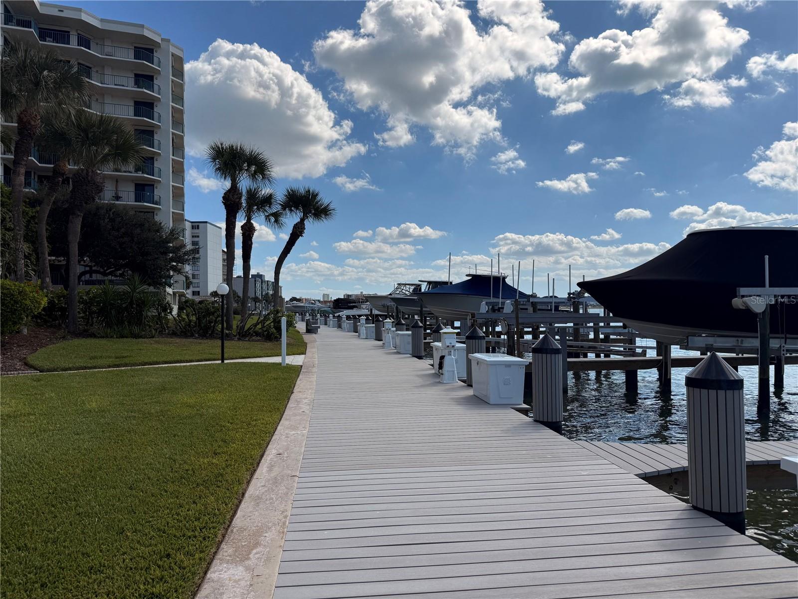 Image 24 of 27 For 670 Island Way 1006