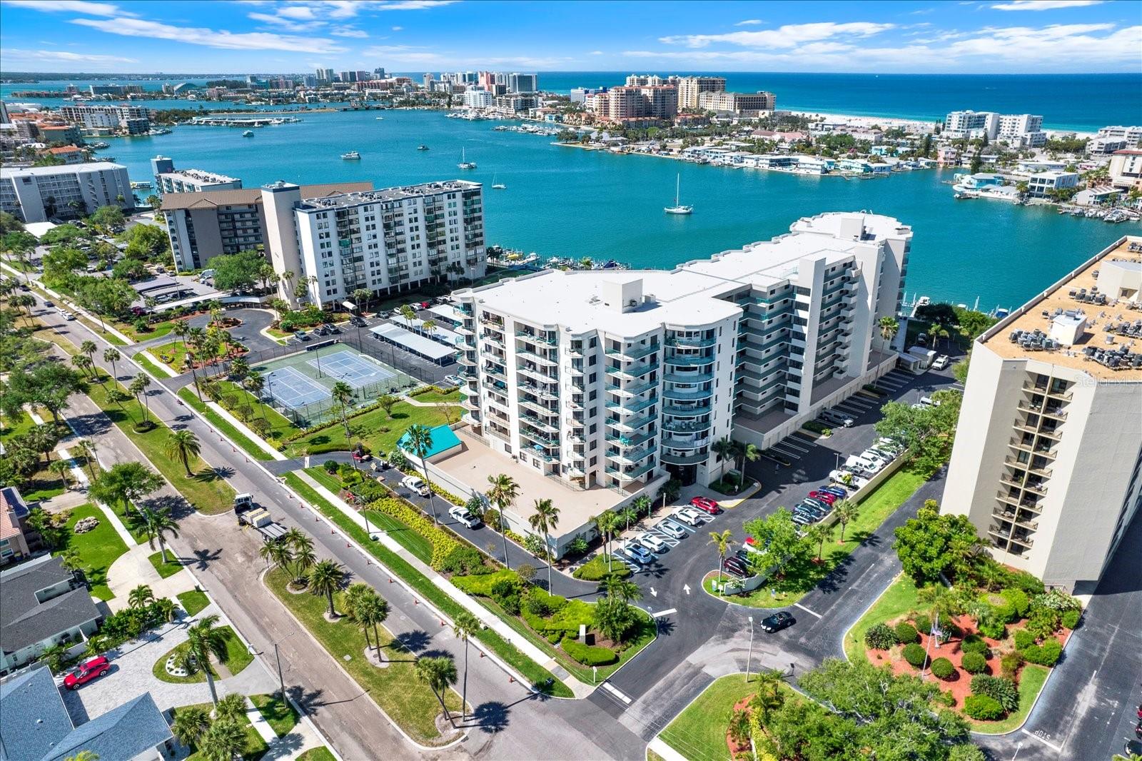 Image 3 of 27 For 670 Island Way 1006