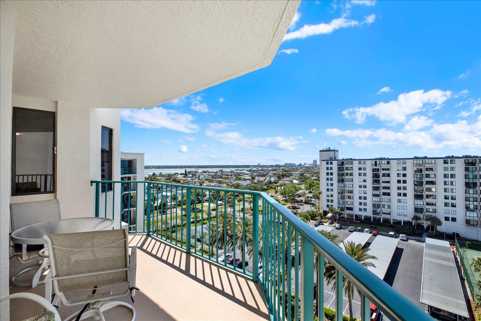 Image 5 of 27 For 670 Island Way 1006