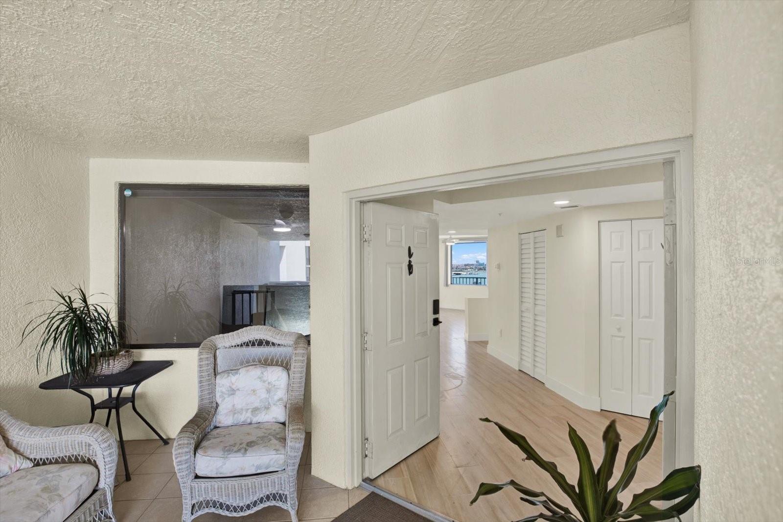 Image 6 of 27 For 670 Island Way 1006