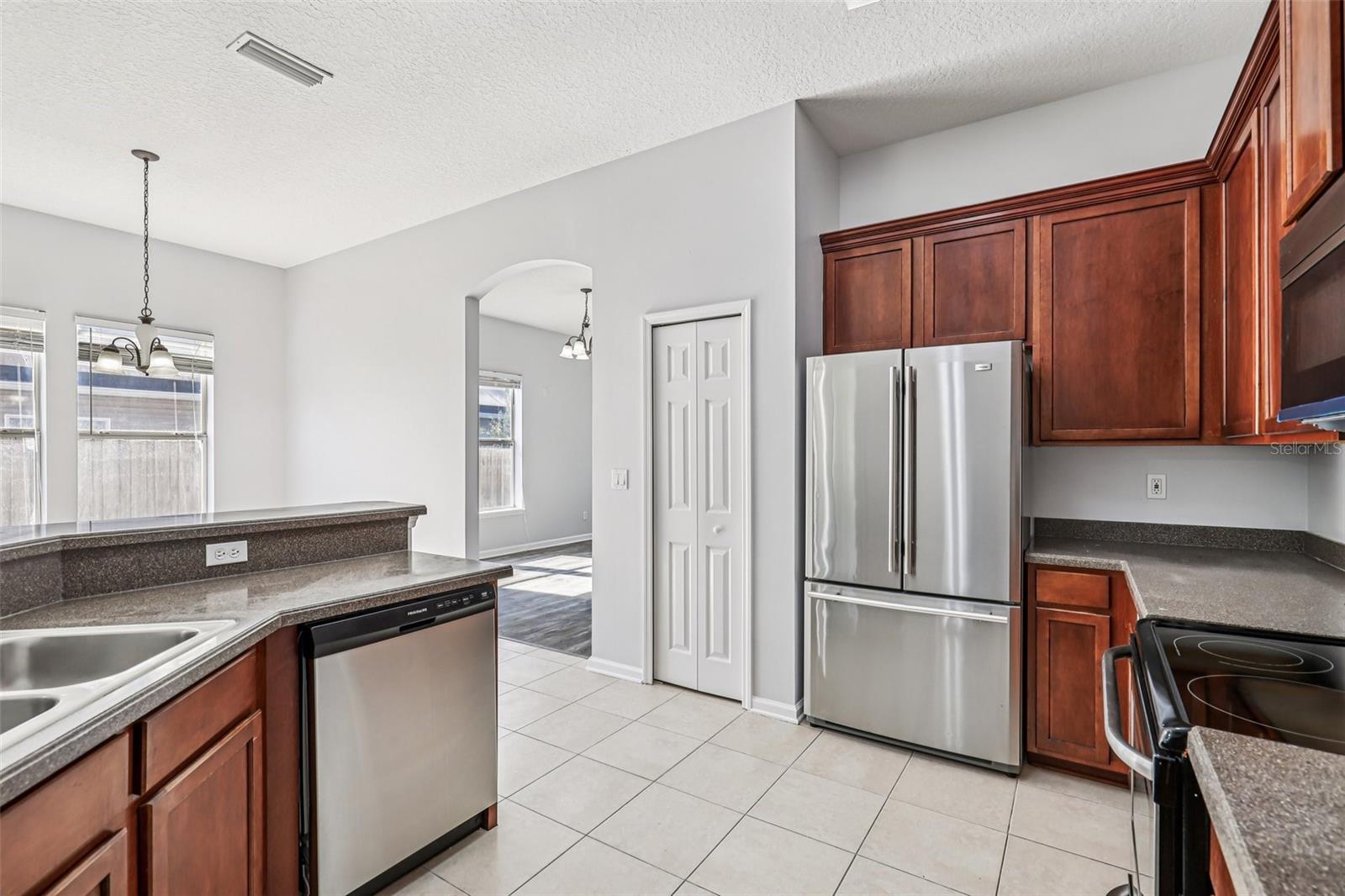 Image 15 of 40 For 5531 Huckleberry Trail S