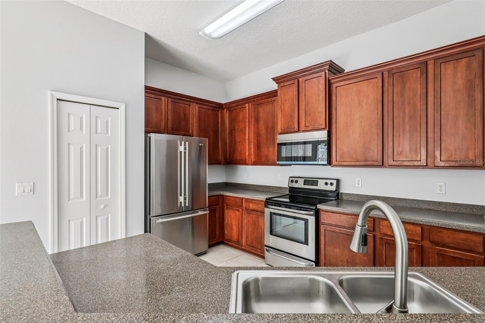 Image 16 of 40 For 5531 Huckleberry Trail S