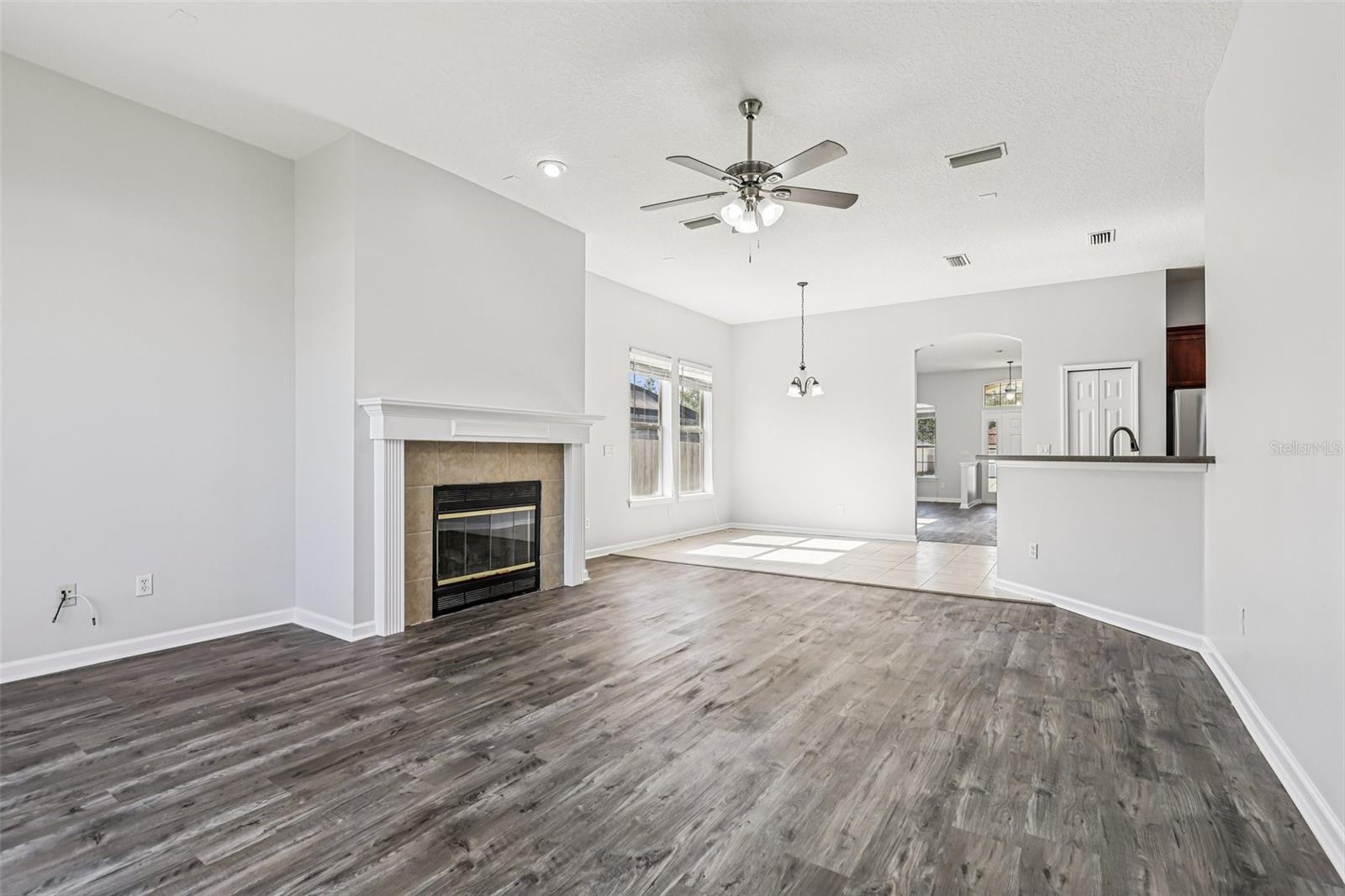 Image 6 of 40 For 5531 Huckleberry Trail S