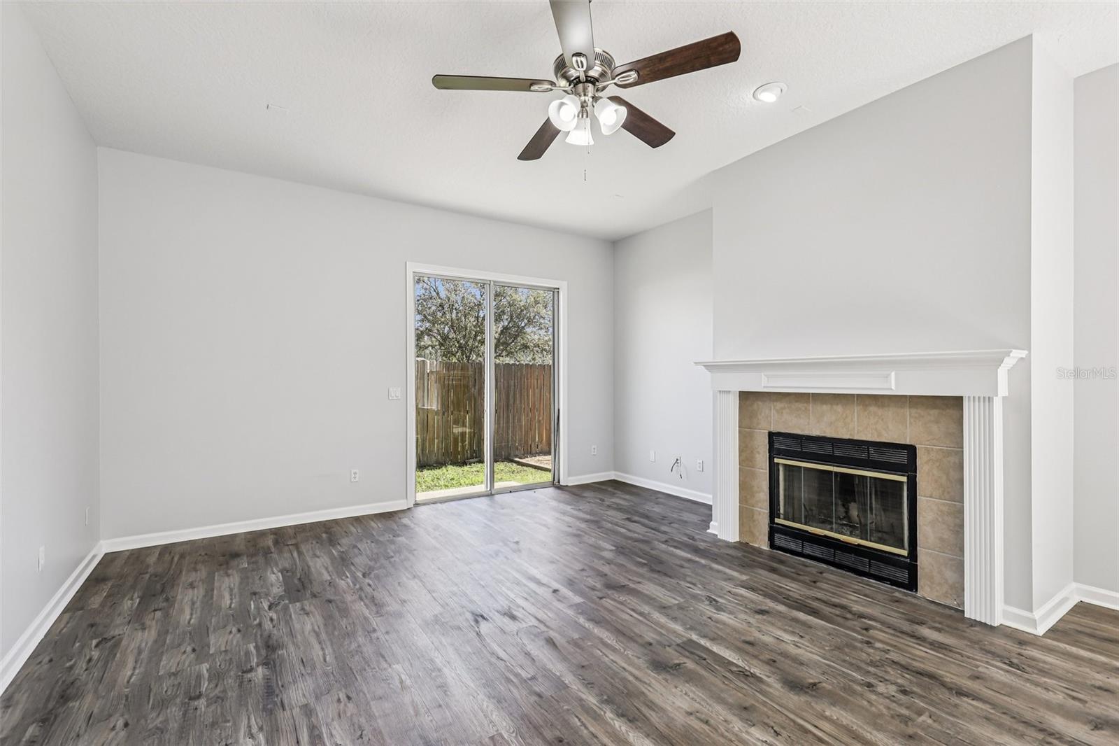 Image 7 of 40 For 5531 Huckleberry Trail S