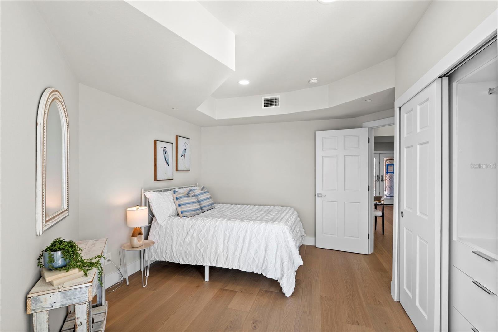 Image 13 of 50 For 943 Seddon Cove Way 943