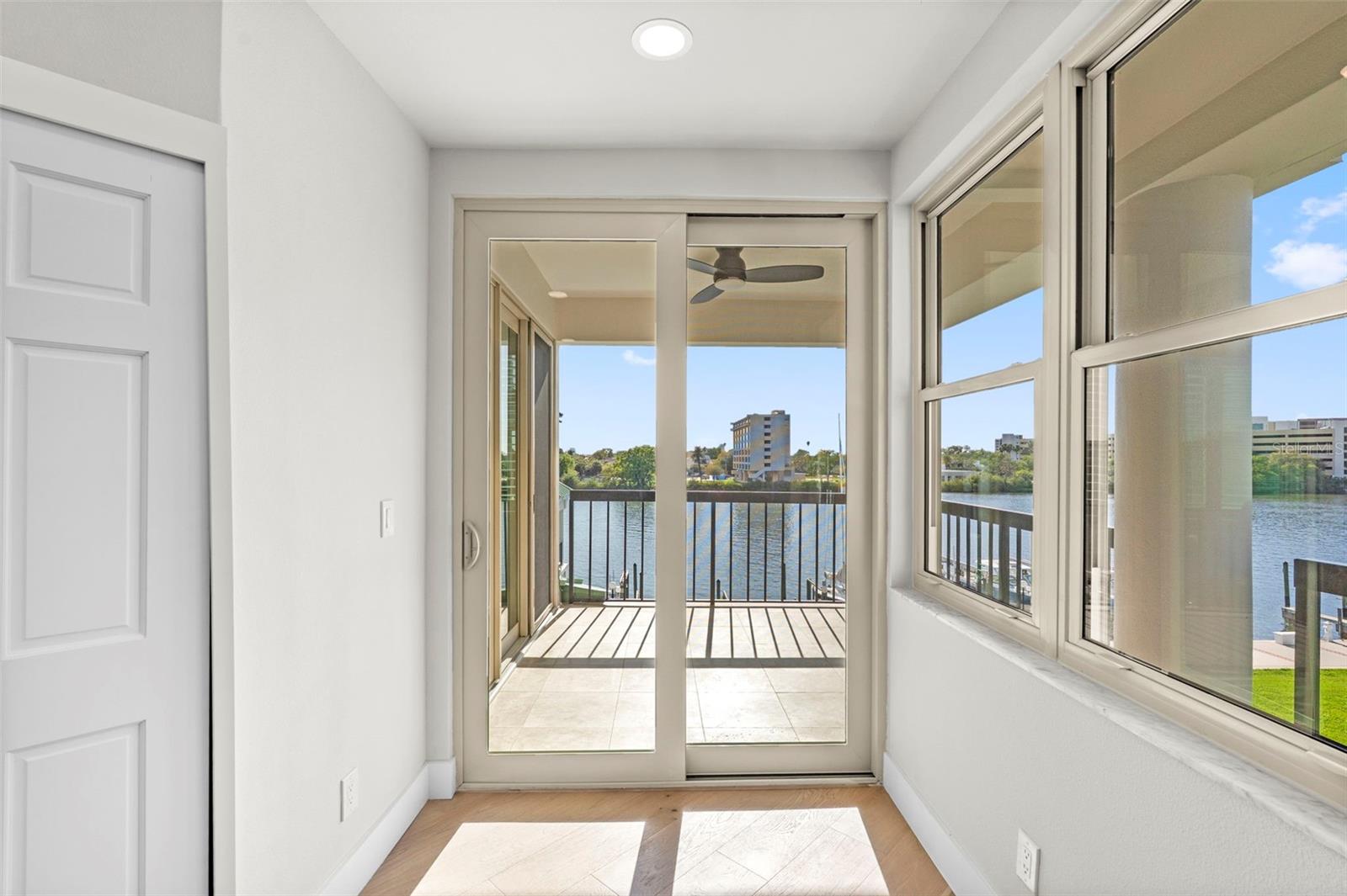 Image 14 of 50 For 943 Seddon Cove Way 943