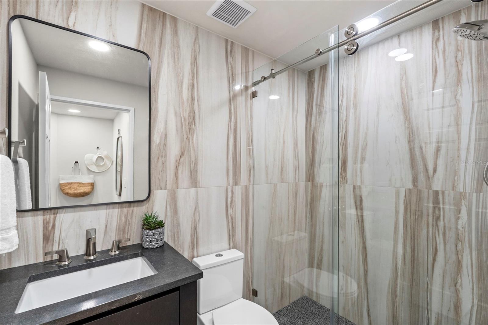 Image 16 of 50 For 943 Seddon Cove Way 943