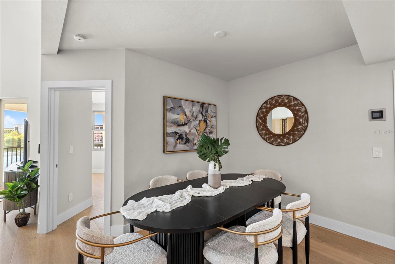 Image 17 of 50 For 943 Seddon Cove Way 943