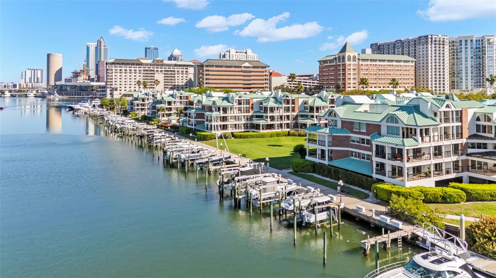 Image 2 of 50 For 943 Seddon Cove Way 943