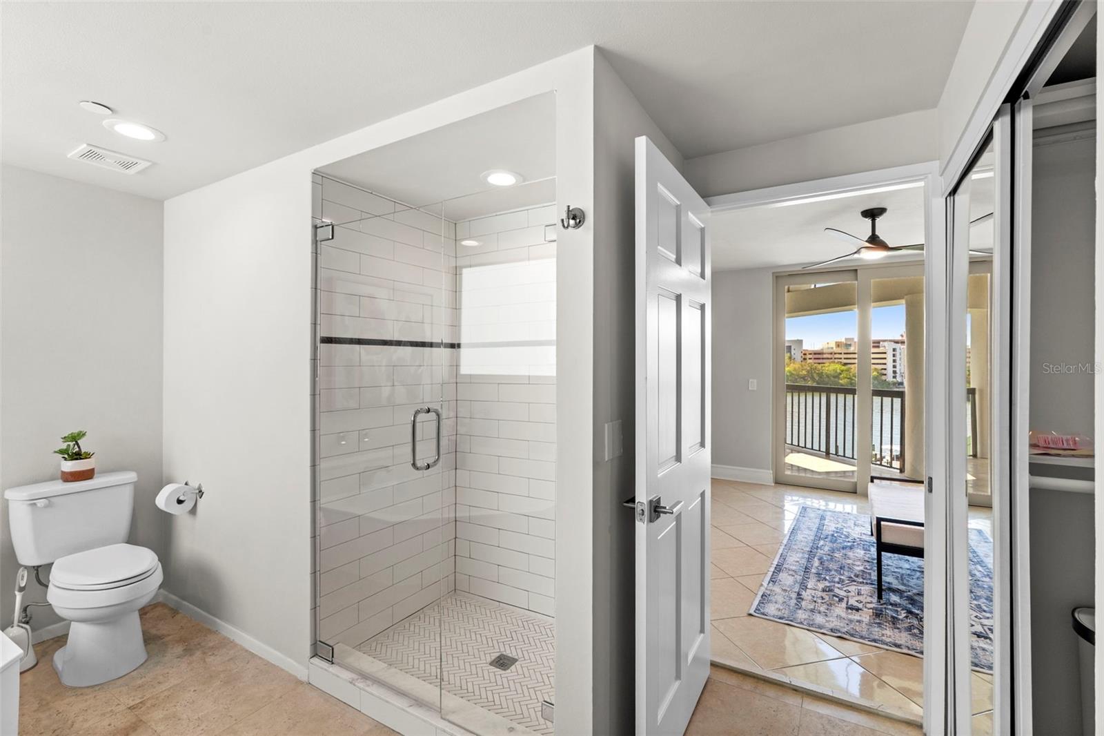 Image 31 of 50 For 943 Seddon Cove Way 943