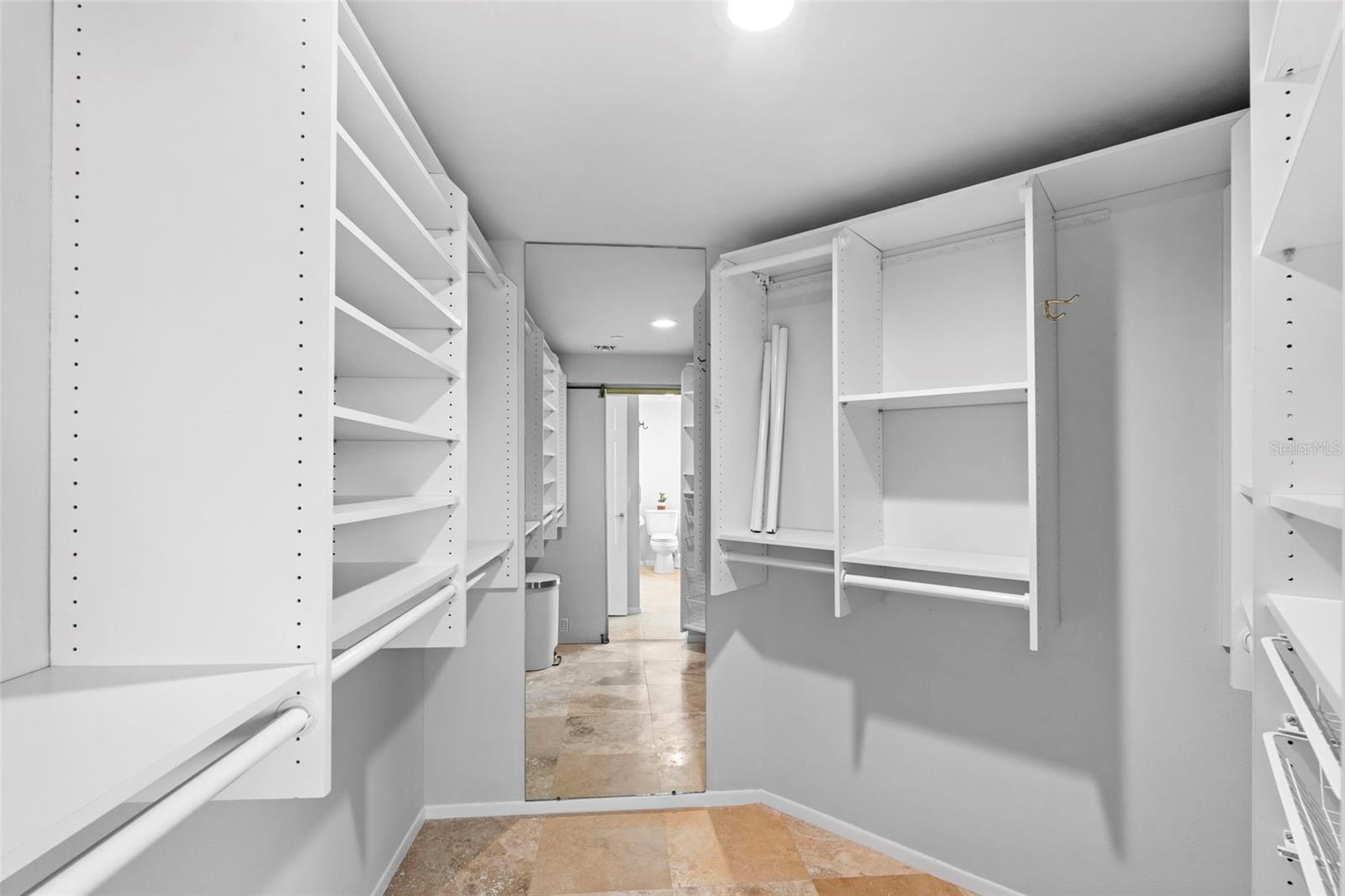 Image 32 of 50 For 943 Seddon Cove Way 943