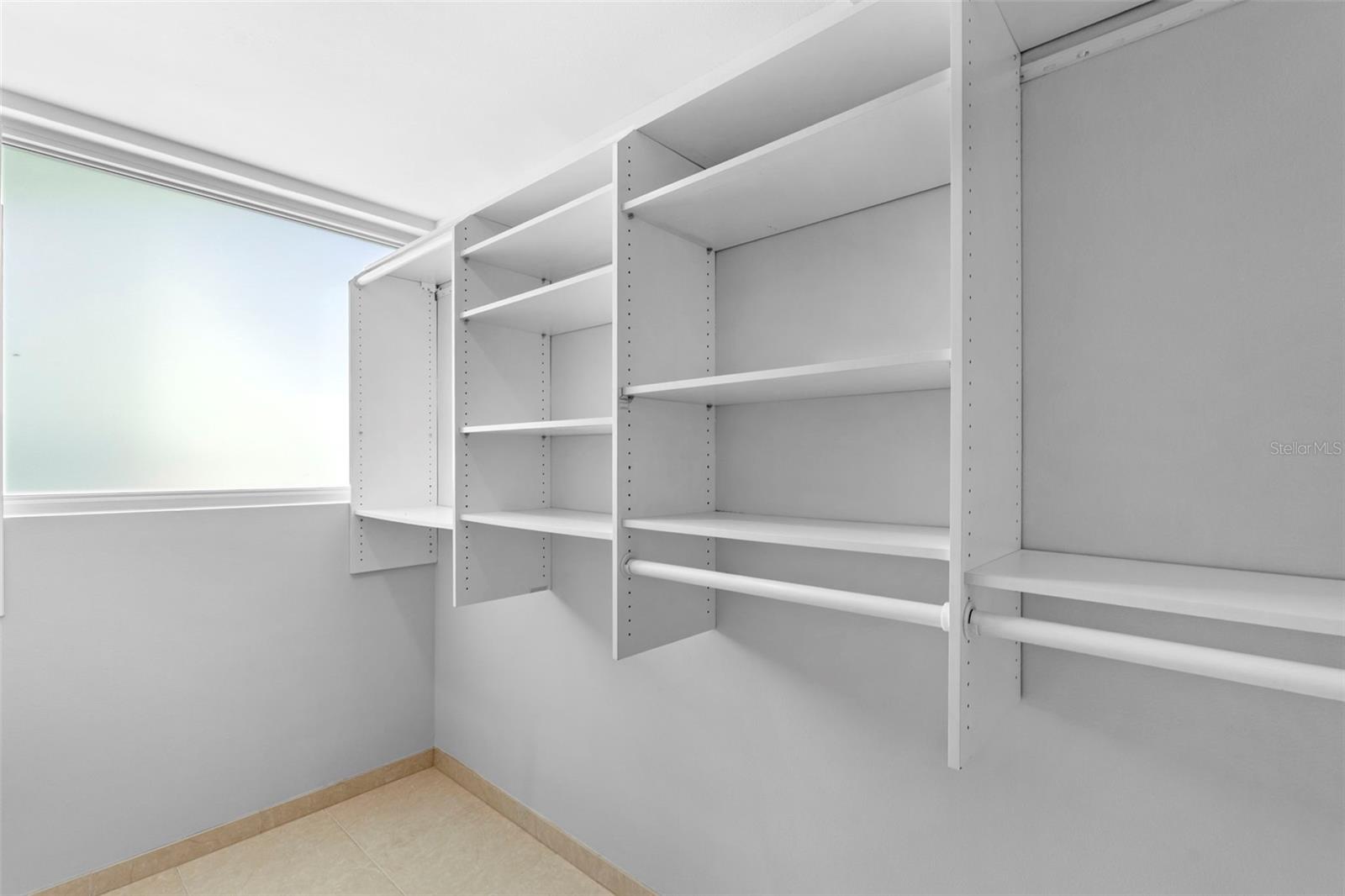 Image 33 of 50 For 943 Seddon Cove Way 943