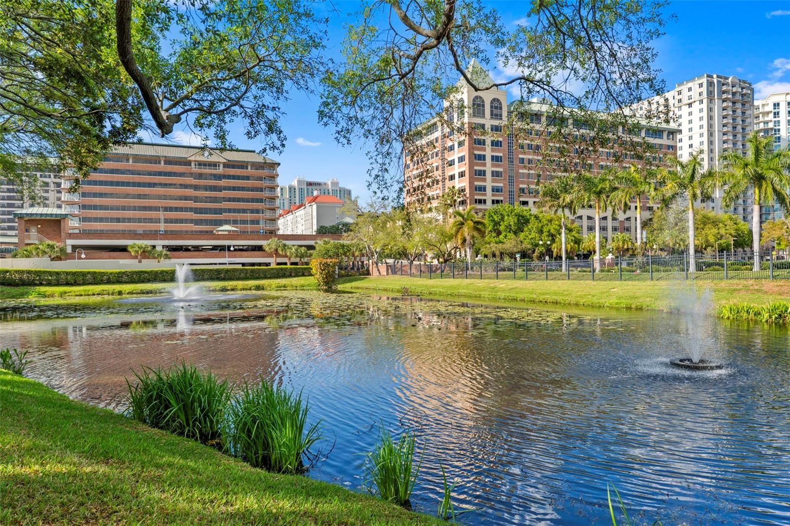 Image 37 of 50 For 943 Seddon Cove Way 943