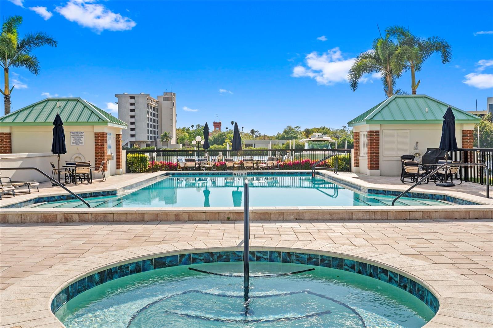 Image 38 of 50 For 943 Seddon Cove Way 943