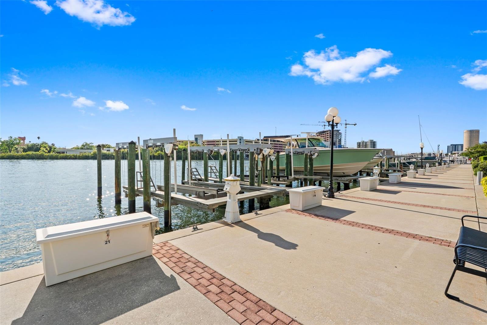 Image 42 of 50 For 943 Seddon Cove Way 943