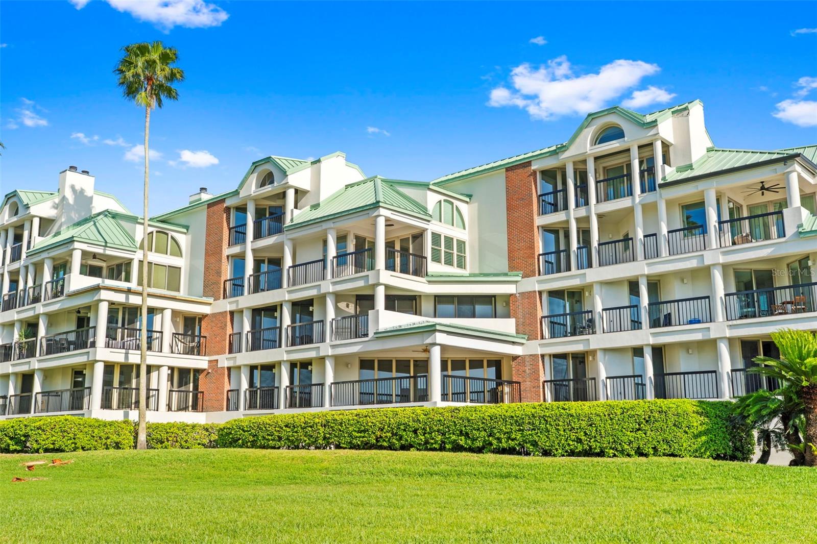 Image 43 of 50 For 943 Seddon Cove Way 943