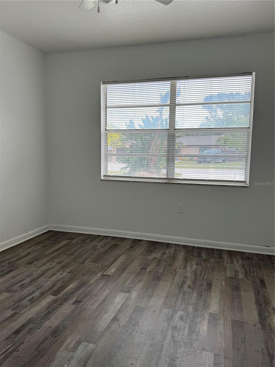 Image 18 of 26 For 2074 Dodge Street