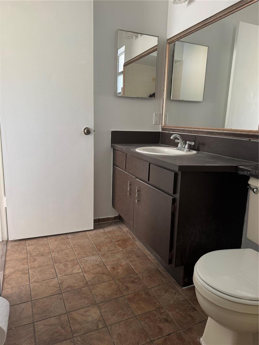 Image 20 of 26 For 2074 Dodge Street