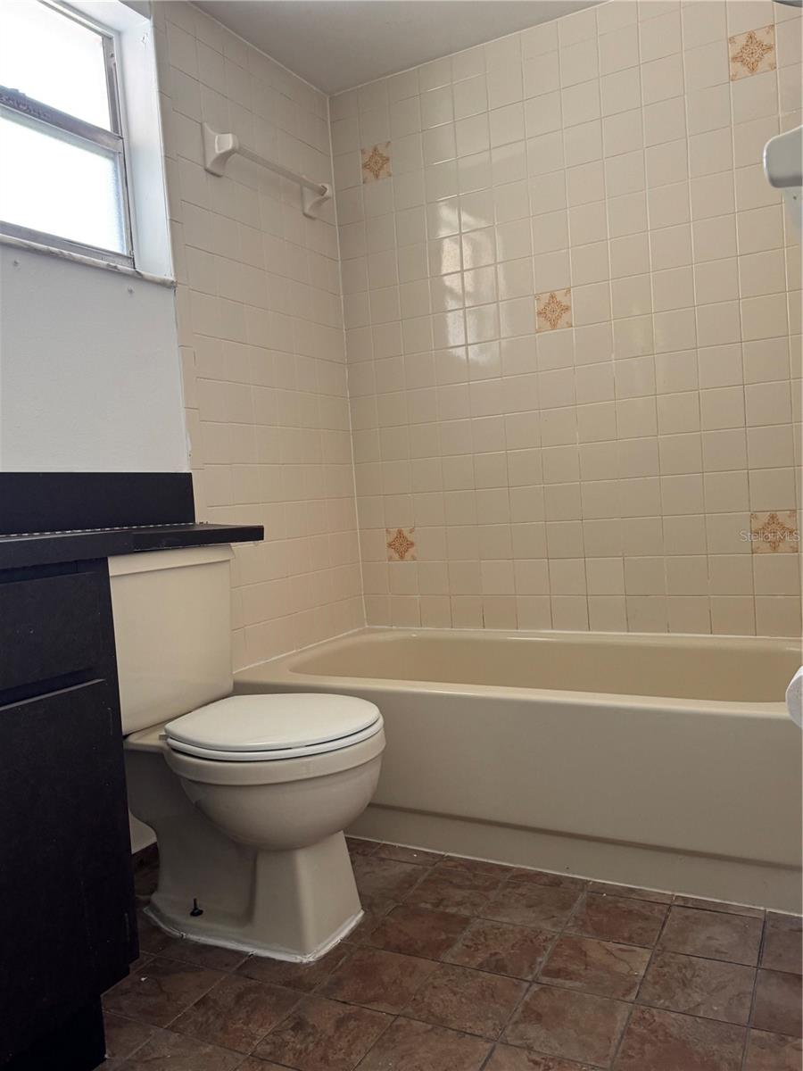 Image 21 of 26 For 2074 Dodge Street