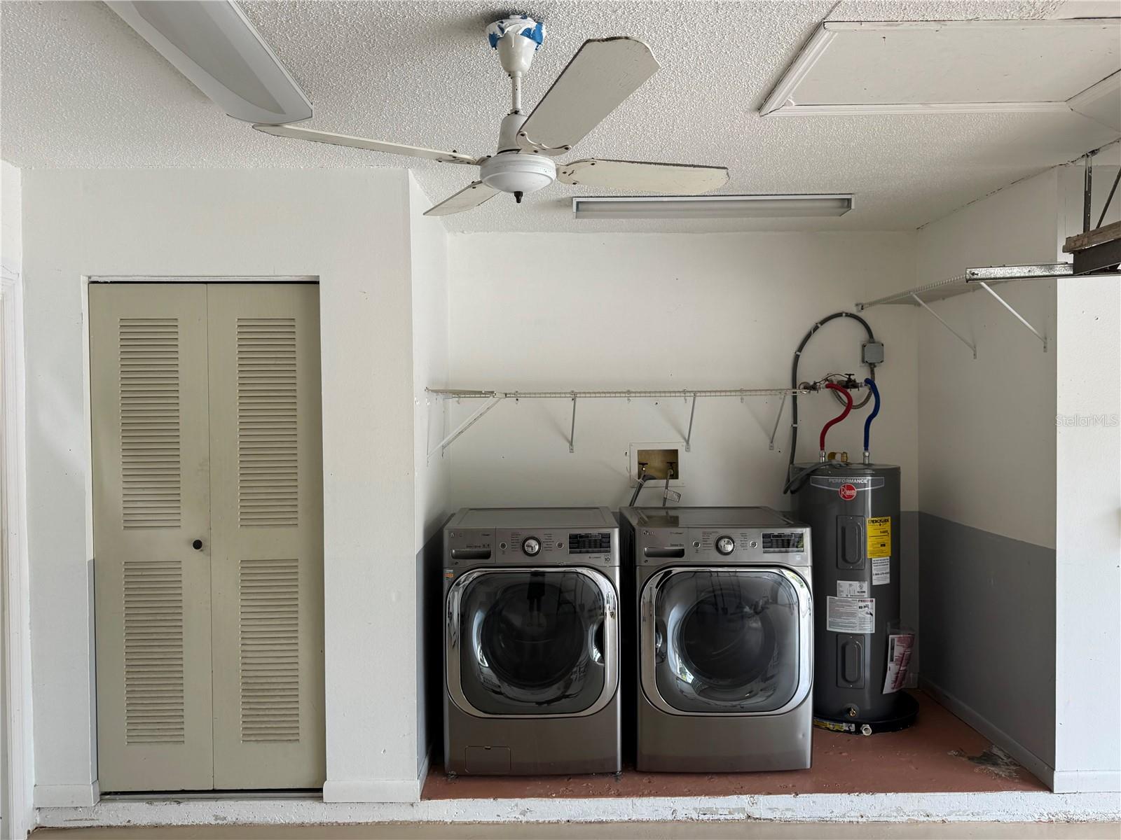 Image 23 of 26 For 2074 Dodge Street