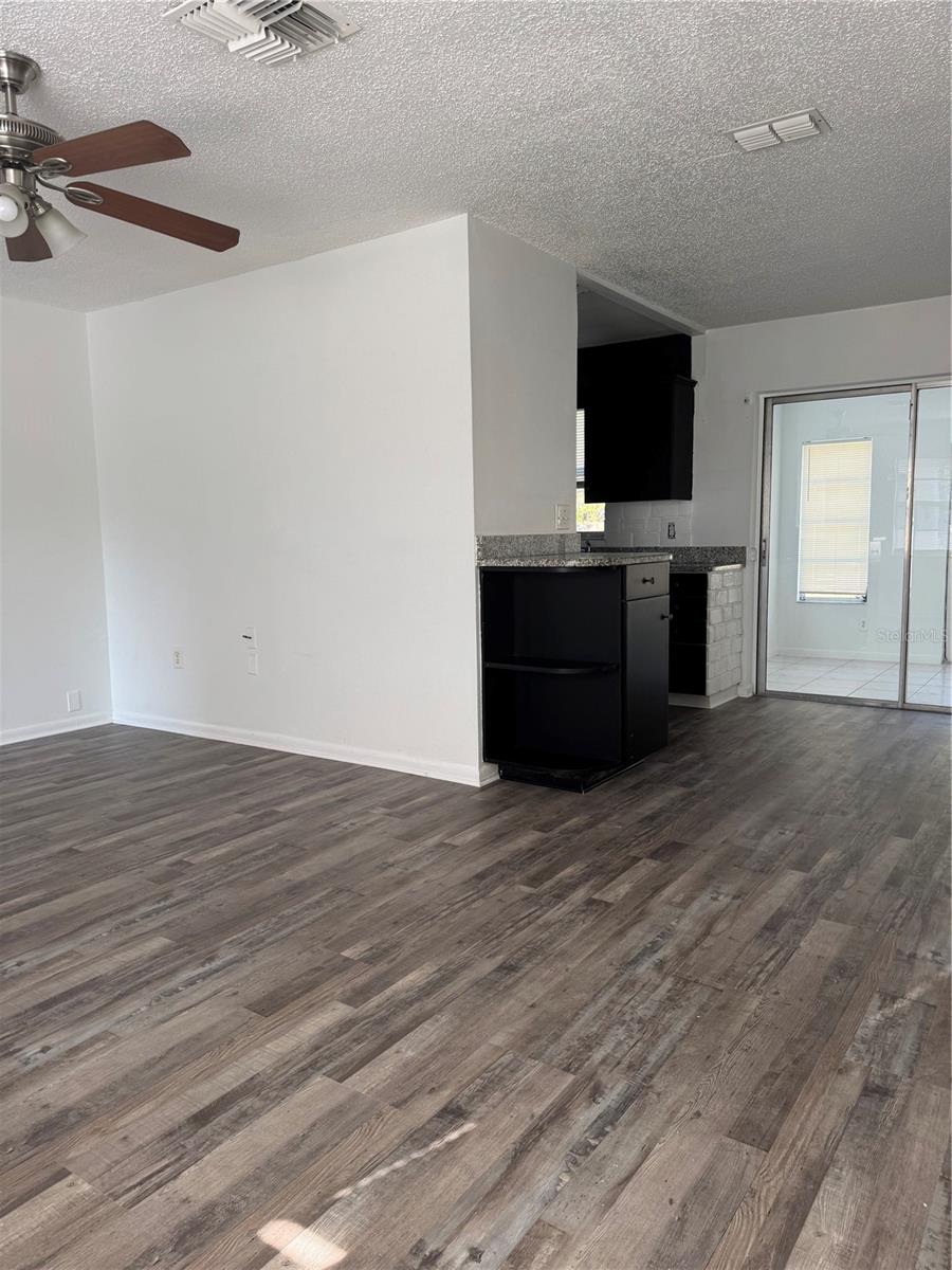 Image 5 of 26 For 2074 Dodge Street