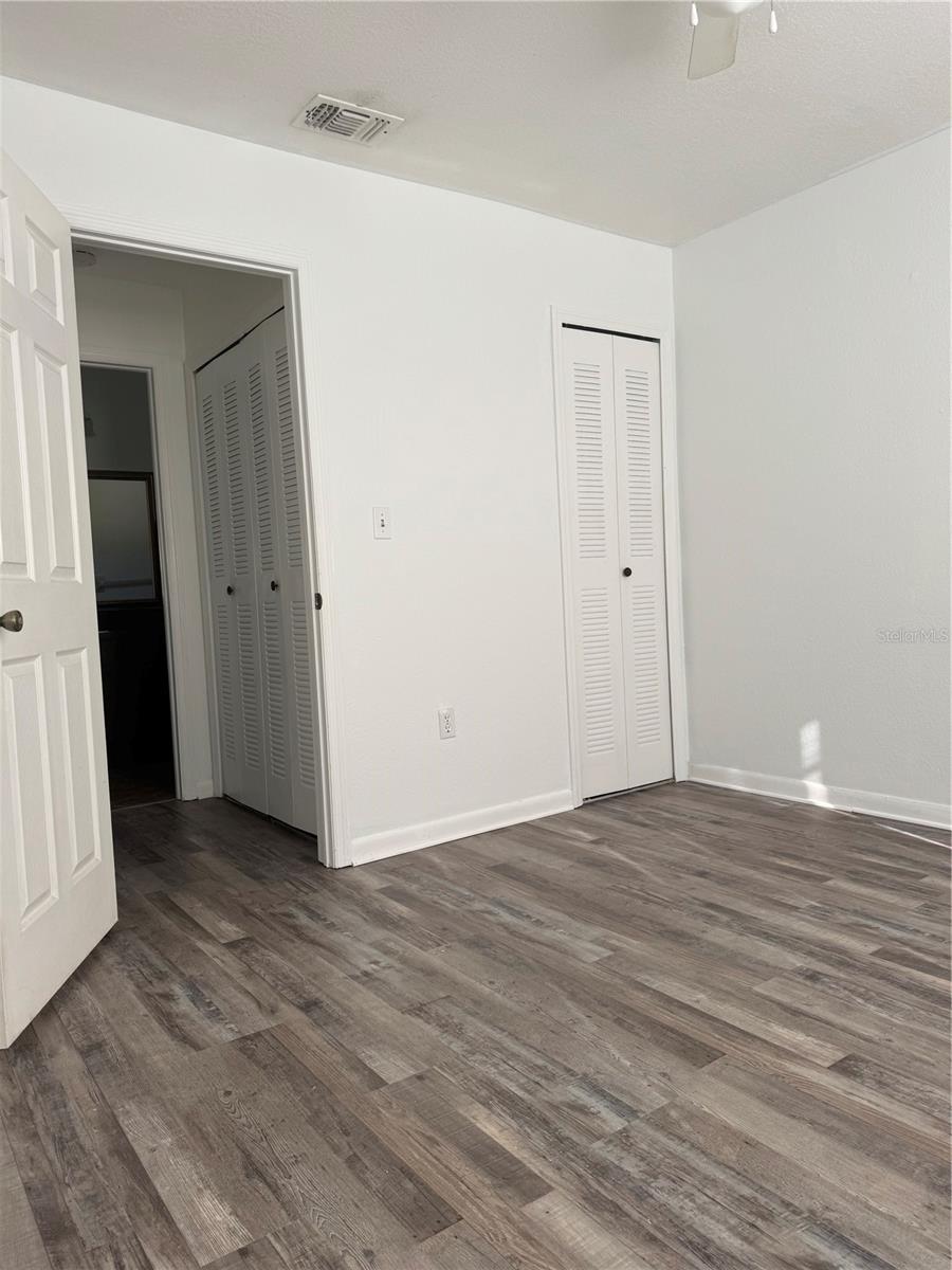 Image 9 of 26 For 2074 Dodge Street