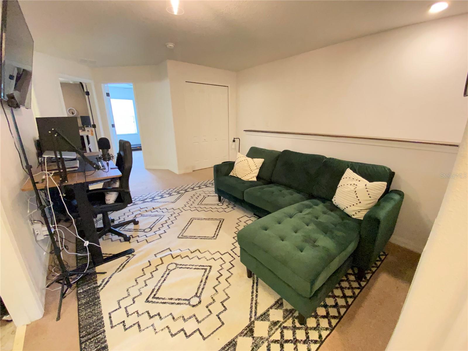 Image 21 of 42 For 12036 Greengate Drive