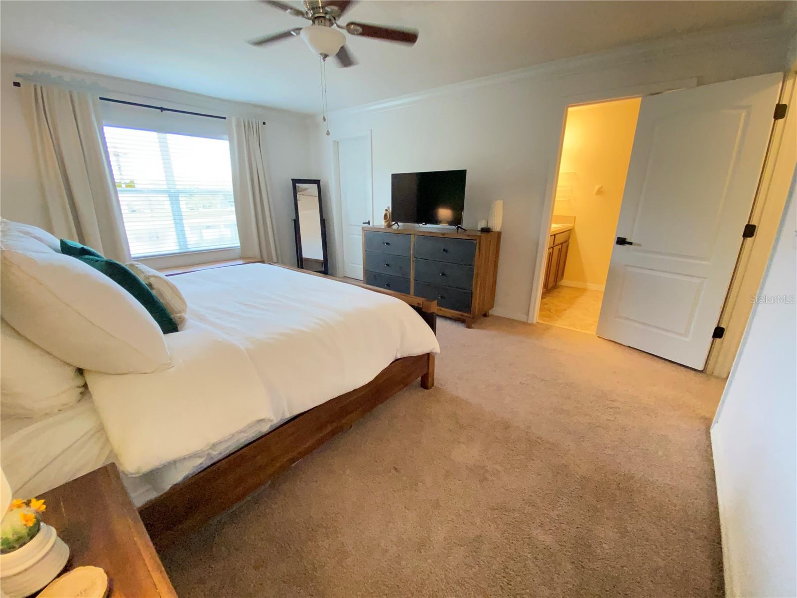 Image 26 of 42 For 12036 Greengate Drive