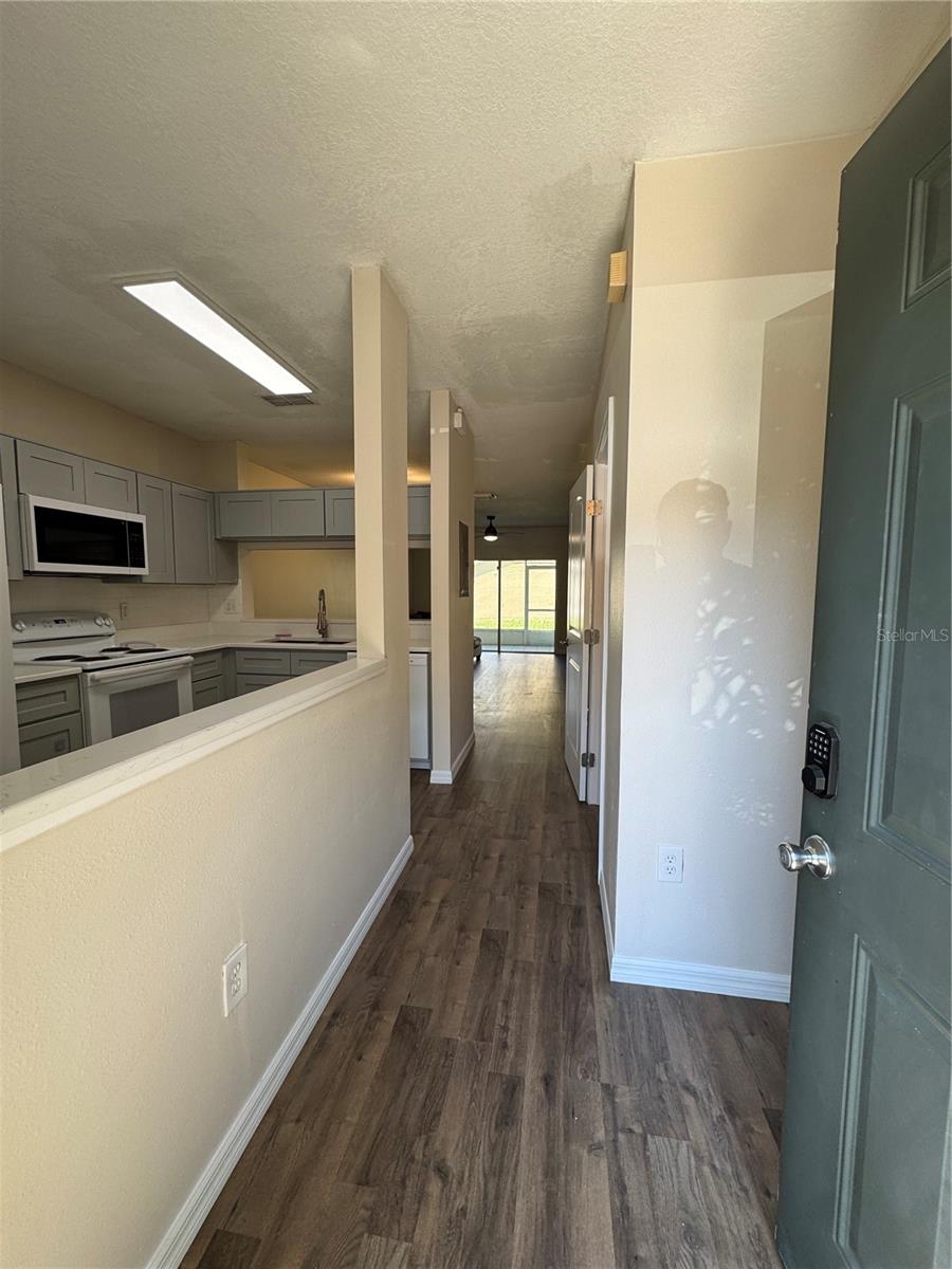 Listing photo id 0 for 1315 Standridge Drive