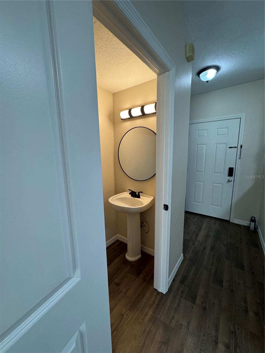 Listing photo id 3 for 1315 Standridge Drive