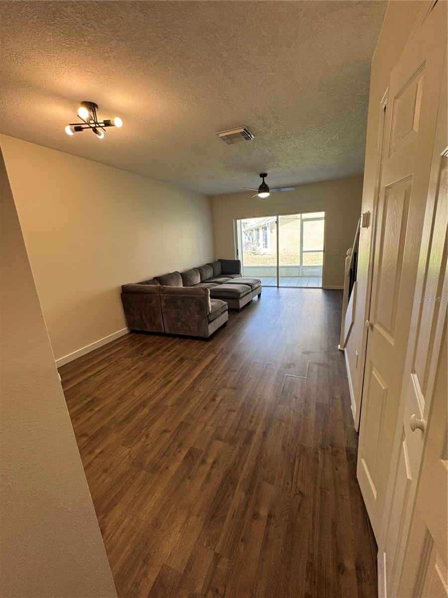 Listing photo id 5 for 1315 Standridge Drive