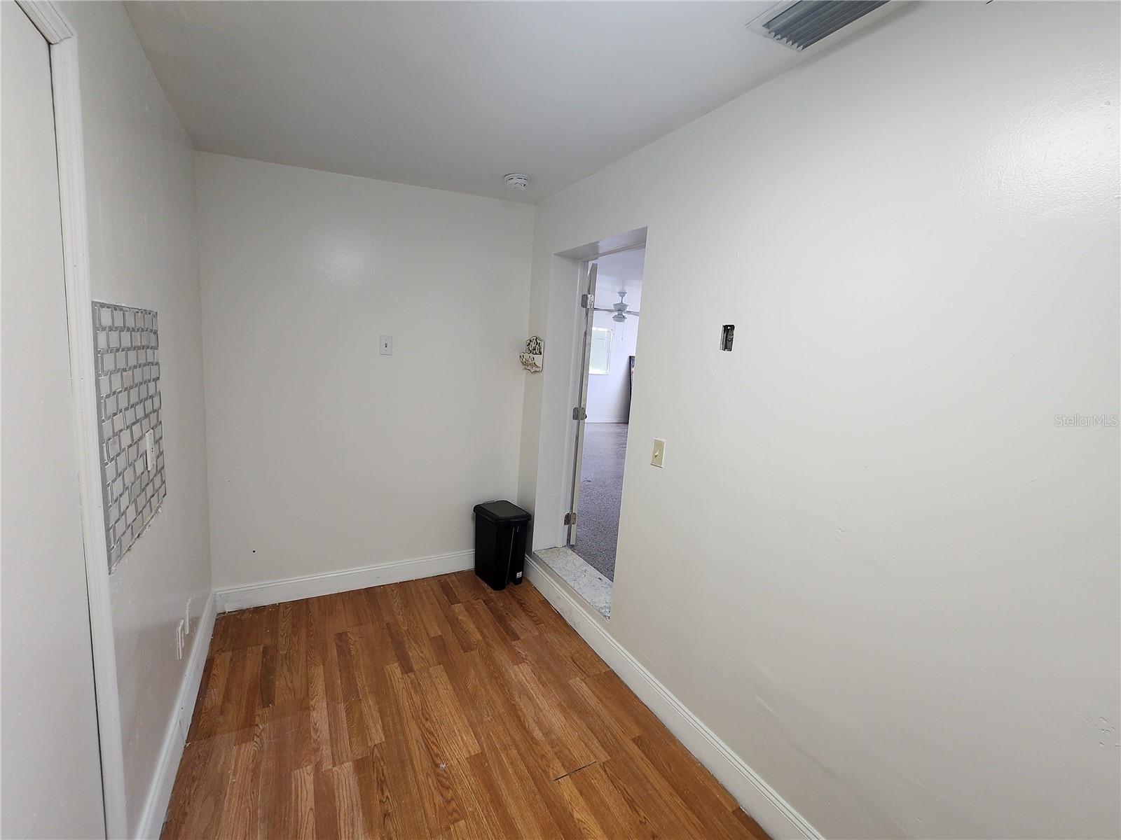 Image 8 of 10 For 4504 Lincoln Avenue