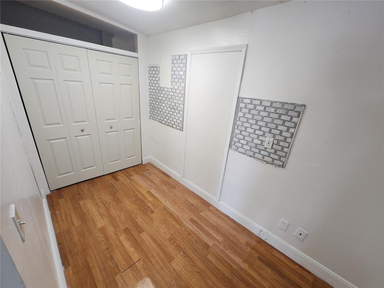 Image 9 of 10 For 4504 Lincoln Avenue