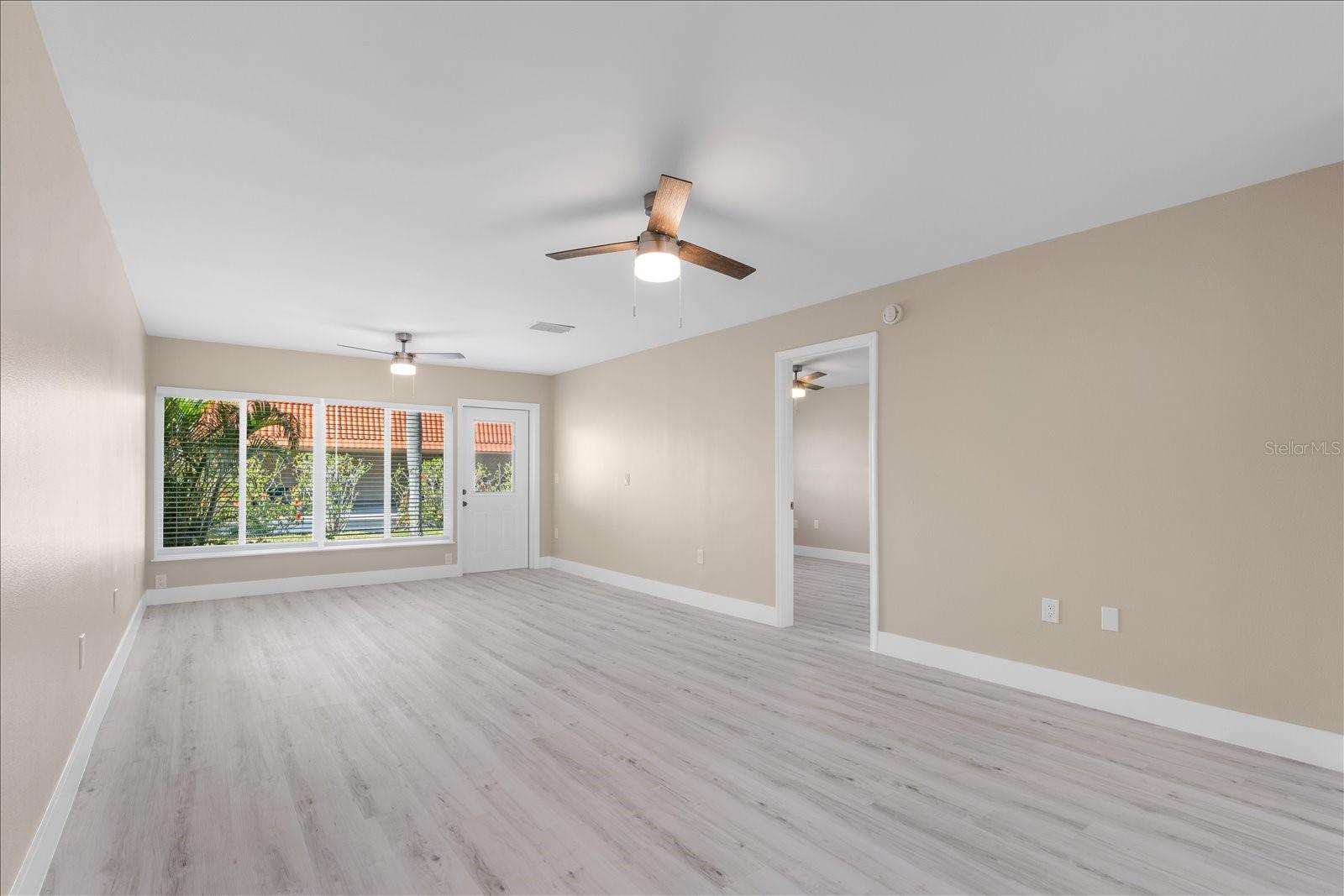 Image 11 of 54 For 19029 Us Highway 19 N 21e