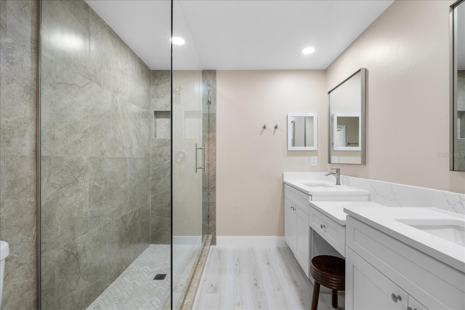 Image 15 of 54 For 19029 Us Highway 19 N 21e